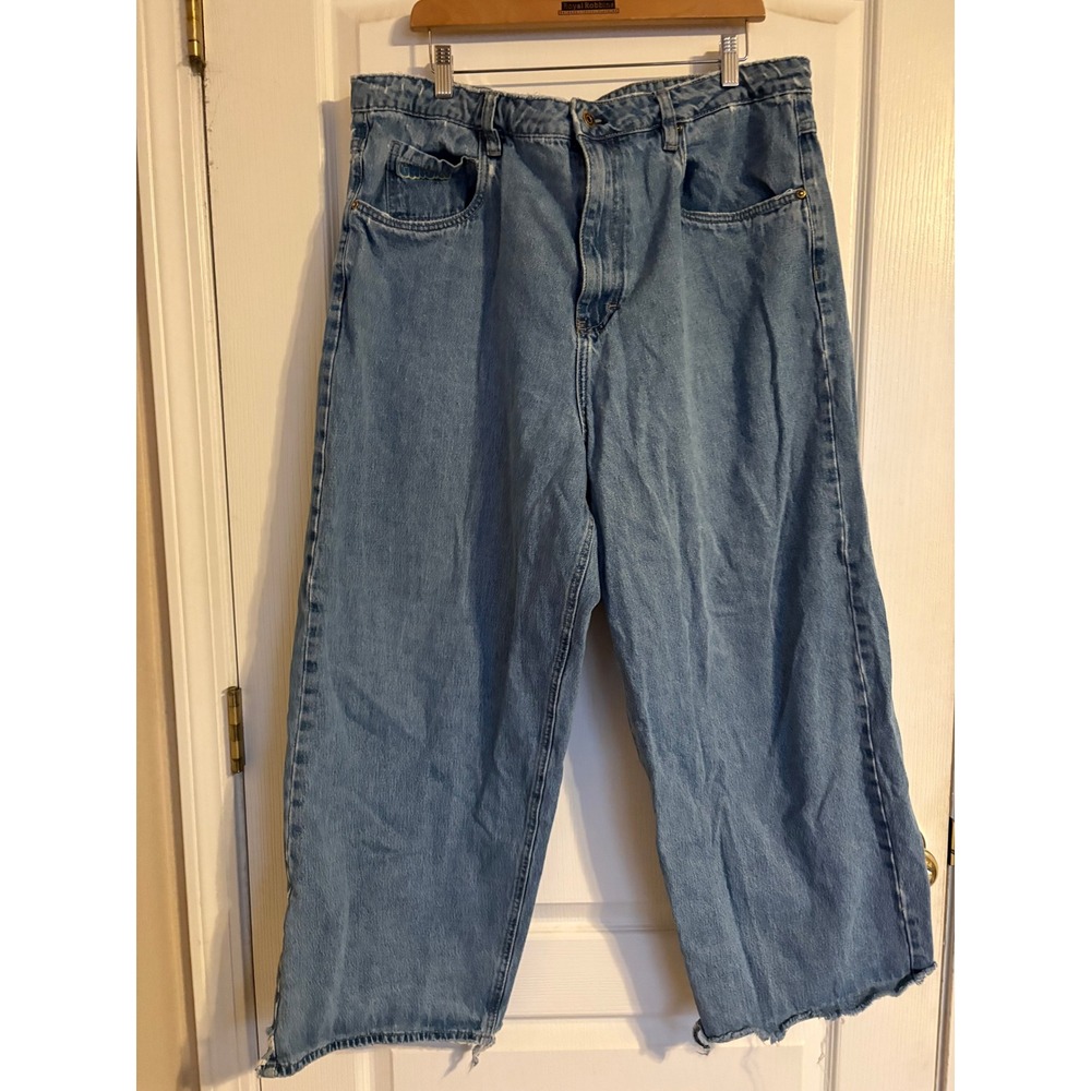 Empyre‎ Men Blue Loose Fit Skate Jeans Light Wash Distressed Raw Hem Size 38